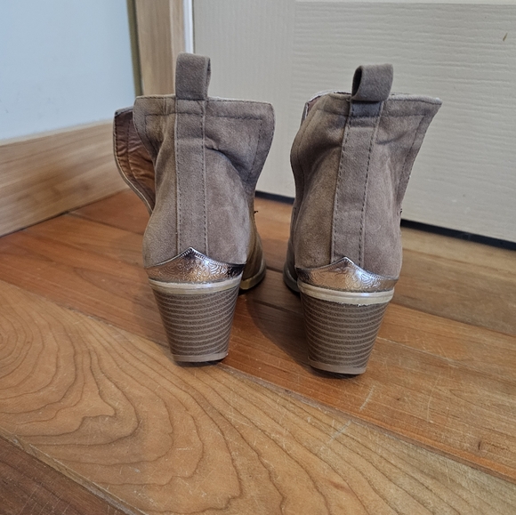 Women's Cape Robbin ankle boots 5.5👢 😍 - Picture 2 of 7